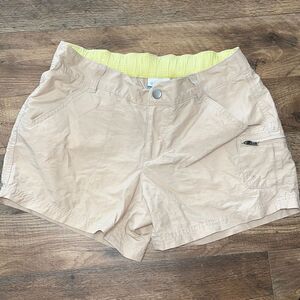 Columbia khaki shorts size 4